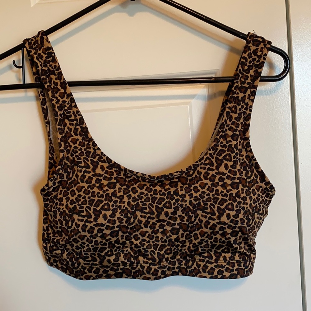 NWT size medium cheetah print sports bra